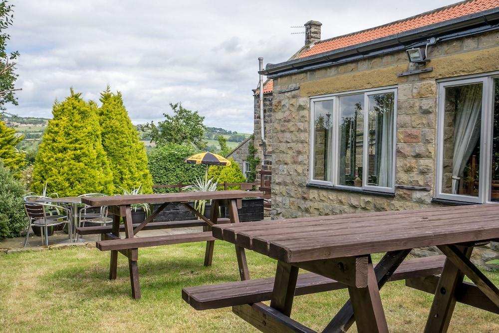 The Plough Hotel Sleights Exterior photo